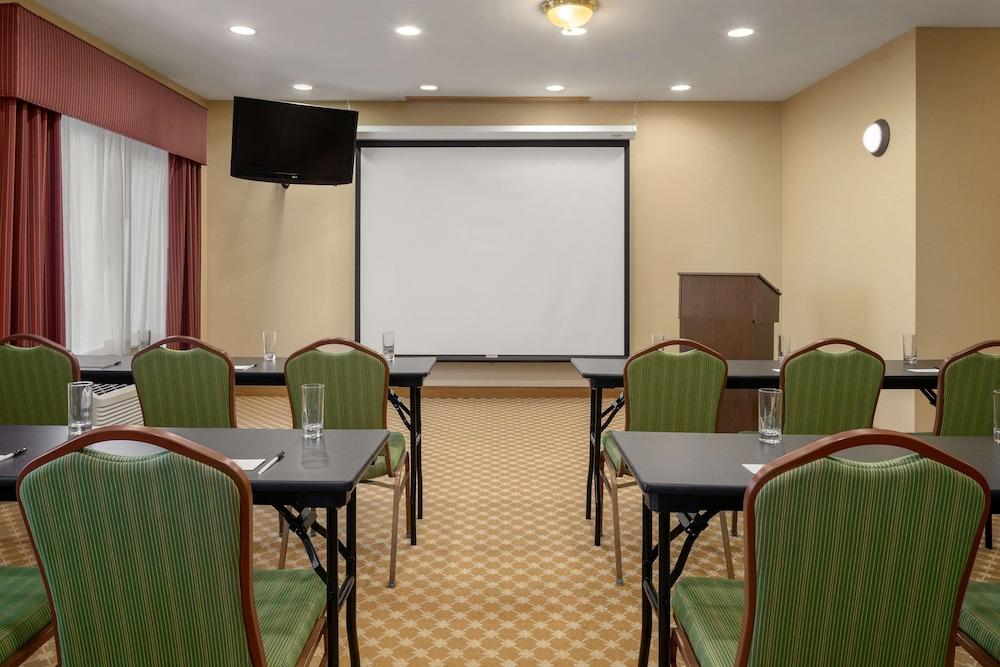 Country Inn & Suites By Radisson, Bloomington-Normal Airport, Il Екстер'єр фото